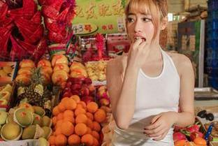AISS爱丝(黄金版) – 索菲的套图：难道我也是个机械师？不，我只会换灯泡！
