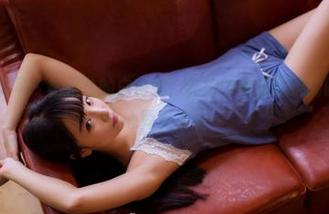 GIRLT果团网 – 松果儿的白衬衫：私拍中颠覆传统的时刻，图集小心翼翼地看！