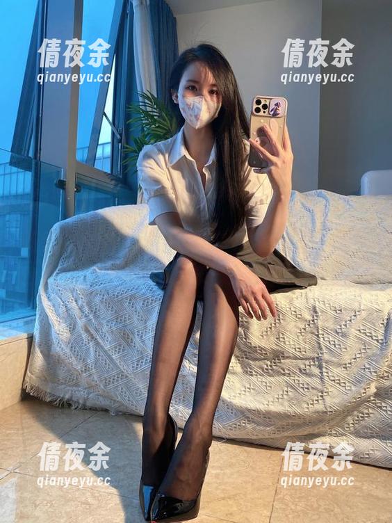 微密圈 - July芝岚的美腿最新出炉，天呐，这裤子怎么好像是为了她设计的？