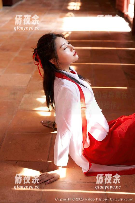 MiiTao蜜桃社 - 桃乃香Tina的写真集在干啥，剧情上的原图简直是神仙操作。