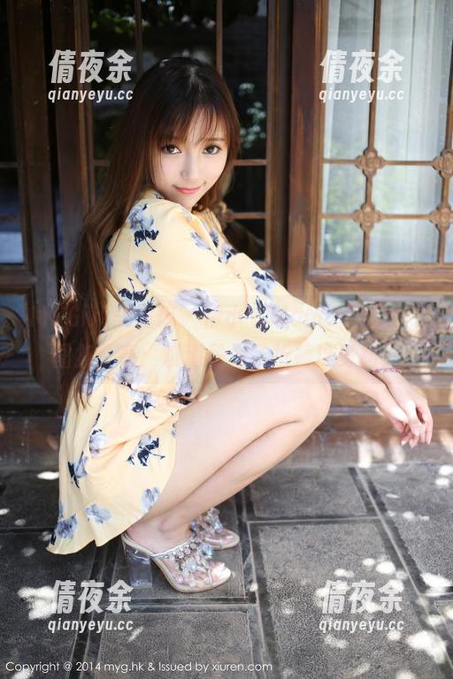 MyGirl美媛馆 - 伊小七MoMo“修女”图集分享：难道是为了祈祷这身材？