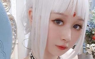 PAKI酱又来更新了！这最新运动图片中的姿势，让我想起了我小时候摔跤的尴尬。