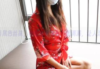 ROSI长筒黑色丝袜，私房合集里小巧思满满，让人浮想联翩。