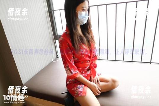 ROSI长筒黑色丝袜，私房合集里小巧思满满，让人浮想联翩。