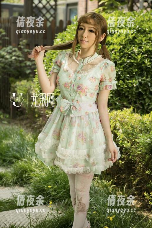 UGirls尤果网 - 何嘉颖的睡衣秀：精选美图，居家不宅成这样也太菜了吧