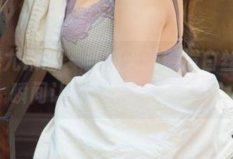 UGirls尤果网 – 当刘天天邂逅白丝私房，瞬间让人忍不住多看几眼