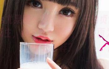 UGirls尤果网 – 最新图册：王幼贞让棉袜焕发新生，我自愧不如啊，任性而为的袜子是啥样？