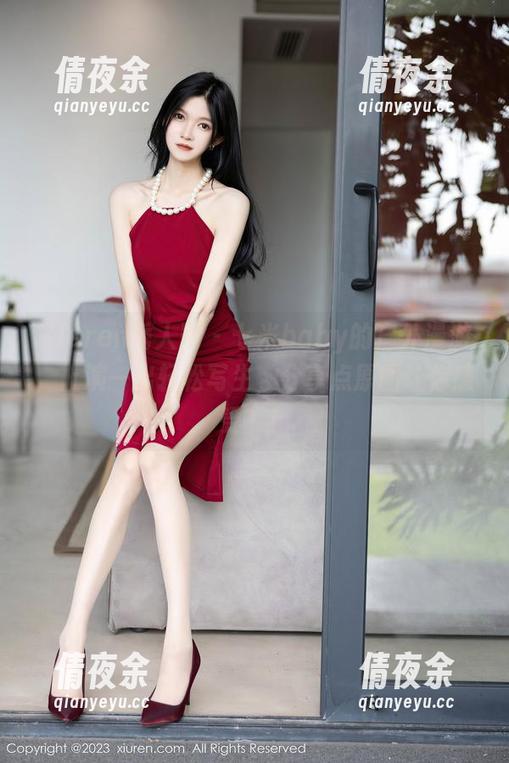 Xiuren秀人网 - 七米baby的户外漫游，上演一出轻松写生，分享点原图让你感受下！