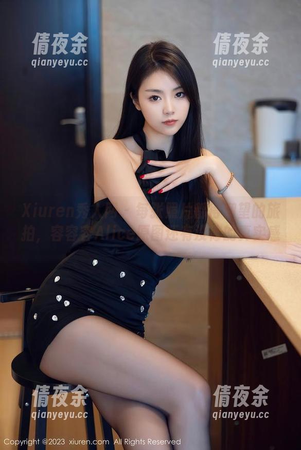 Xiuren秀人网 - 每张照片都得仰望的旅拍，容容容Alice原图还有没修的真实感