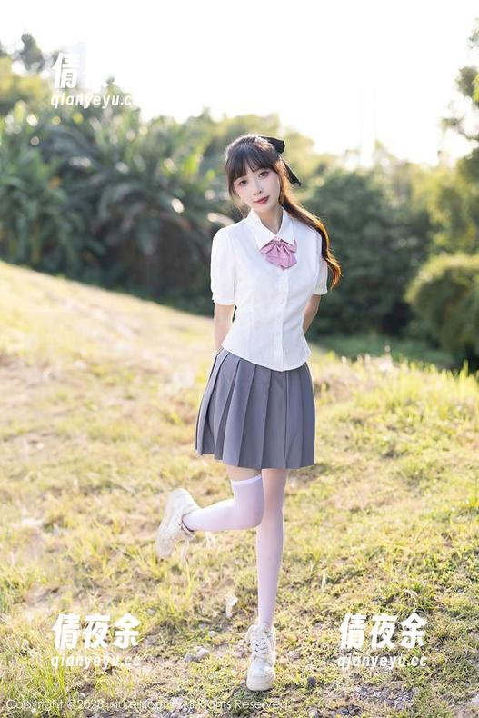 Xiuren秀人网 - 小逗逗的游泳池派对，泳衣和作品的完美碰撞，没有圣光加持！