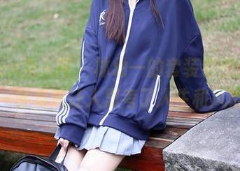 Xiuren秀人网 – 林幼一的套装看图册，随便一瞥竟然让人思考了人生和风格。