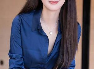 Xiuren秀人网 – 小心，梦娜Vanessa的裸足写真一旦下载，心都要飞走了。