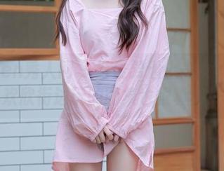 Xiuren秀人网 – 当俊男遇上美女——沈欢欣街边玩的图集也很真实！