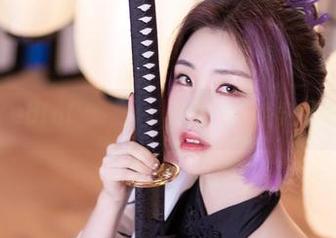 在线找Yebin(전예빈)，竟然是在浴缸旁的原图？