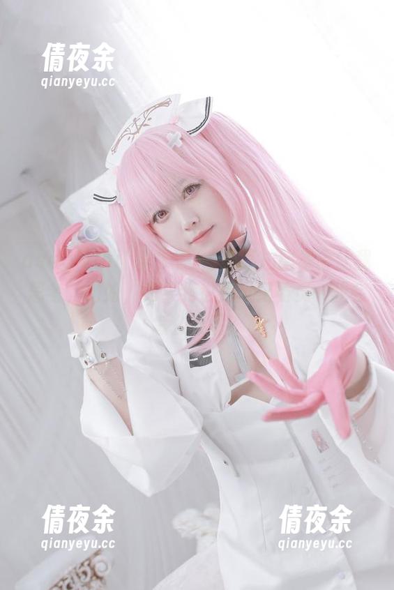 asagiriai(爱ちゃん)的私拍图集会让我思考，比如，如果我也是风纪委员…我会怎么做呢？