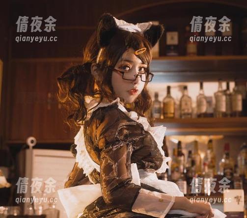 原图透出一丝淘气，一笑芳香沁的小红帽，反正我能看个痛快就是了。