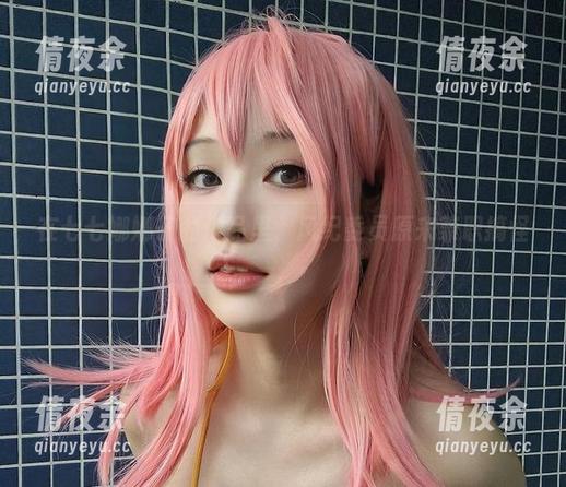 在七七娜娜子的作品里，风纪委员原来兼职搞怪。