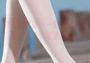 丽柜 – 文芮的写真——双生花吗？我只看到了满满的闺蜜情丝。