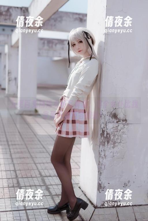 五更百鬼精选女仆写真集：这个女仆比我家那只猫还会撒娇！