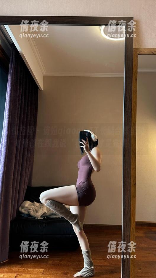 微密圈 - 俏妞qiaoniuTT长腿合集里的每张都在跟我说‘看，这才是完美’！