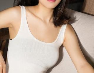 克拉女神 – 这是个大更新！钟淇的裤里丝高清分享，不来逛逛你的损友吗？