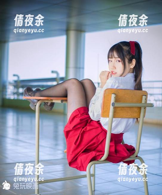 兔玩映画：私房泳装照片，獒犬你来我往好不热闹！