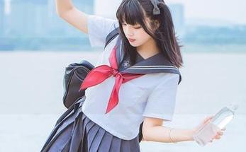 超乎寻常，兔玩映画图库里有个银发娘，真让人忍不住想聊聊。