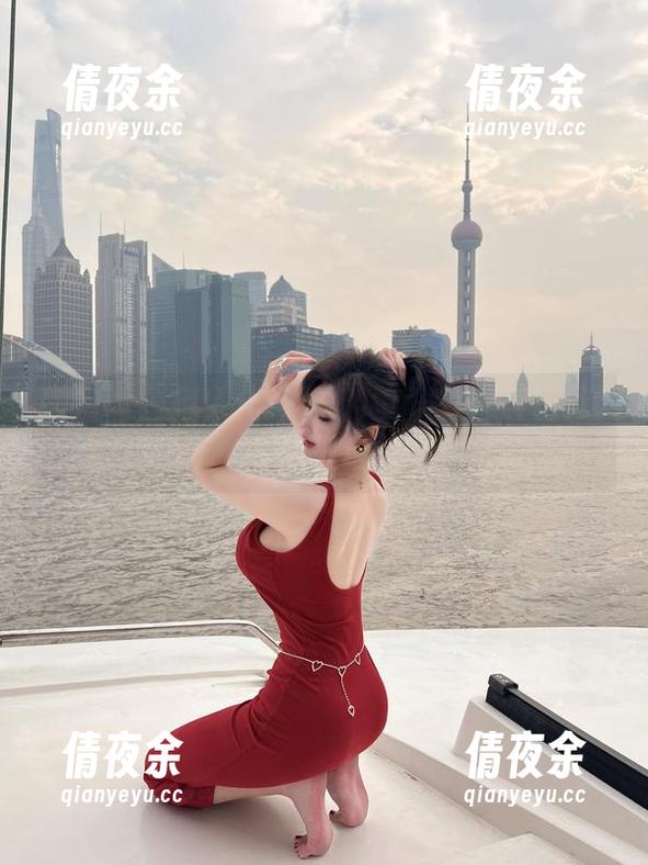 微密圈 - 拟人化浴袍：周妍希与照片对话的现场