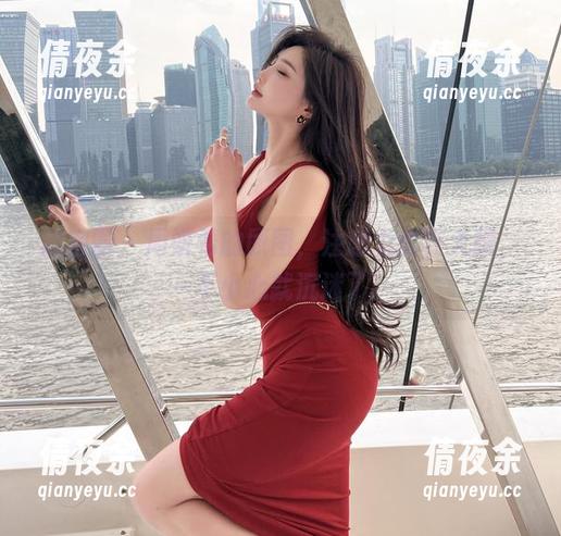 微密圈 - 周妍希的原图，注意力全在大腿，一不小心就沉迷了。
