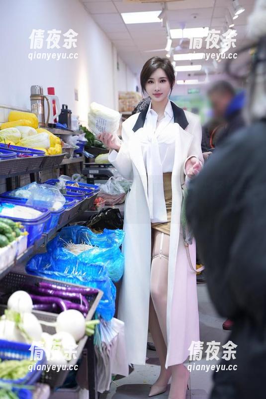 微密圈 - 你见过周妍希的无圣光牛仔裤合集吗？今夏必看！