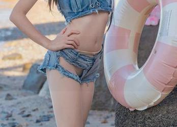 咬人小小兔的网盘瑜伽私教课，柔韧与力量共存的灵魂。