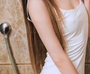 头条女神 – 天台上的李丽莎，高清壁纸中的女神。想问问，谁的幸灾乐祸比较猛？