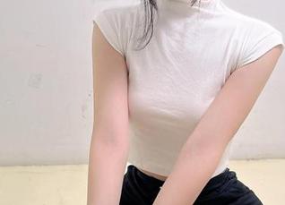 微密圈 – 新出炉！妮是老虎泳装写真，带你上演魅惑水面风情。