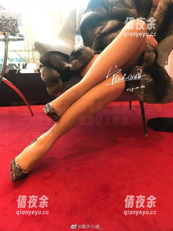 微密圈 - 应该有个图集奖，给宸大小姐的天使系列，美到让人懵逼。