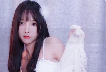 在小小奶瓶儿的白色蕾丝中，发现了别样的美图乐趣！