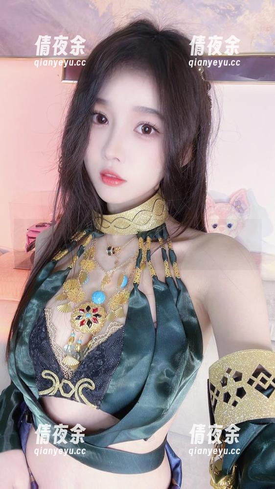 小小奶瓶儿的兔女郎加长版：最新写真集中有你想不到的曲线！
