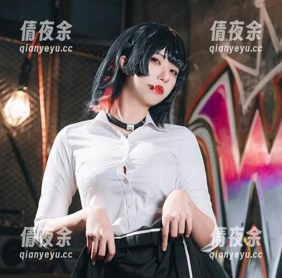 看小空sora全套泳衣图集时，我突然想起我那副没穿的游泳圈，想加入合照。