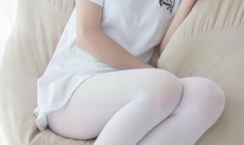 甘愿沉醉！“少女秩序”写真合集：短裤比白丝更让人心动？