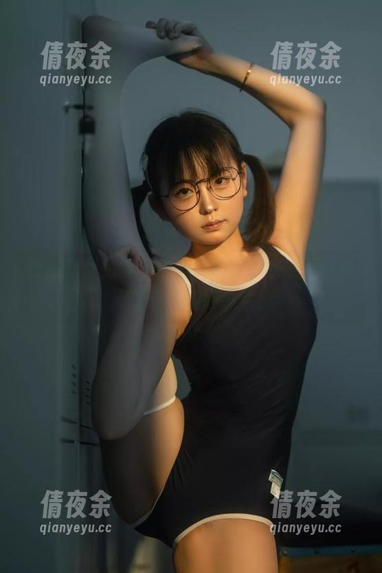 咱这儿有免费下载哦，幼水铃衣的温泉体操服好奇怪好躁动。