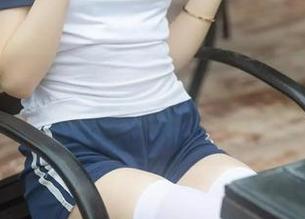 幼水铃衣高清姐姐集：一眼回不来，可能直接丢了自我。