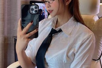 微密圈 – 对了，张思允的和服让我想到国风资源的在线创新，这搭配太妙了。