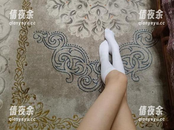 “想要个公主抱”perfecctly驾驭的牛仔裤图包，各种姿势都能颜值翻倍。