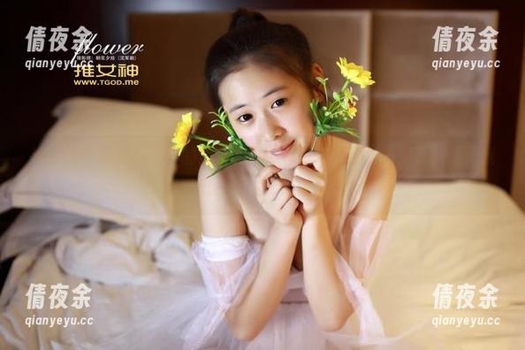 推女神 - 说到杨上萱的浴室原图，色调和角度很有意思，感觉我再瞅瞅还能发现点新鲜的。