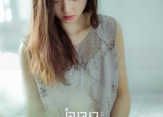 果团网 – 黄歆苑的图包：校服写真如同逆行而上的青春梦！