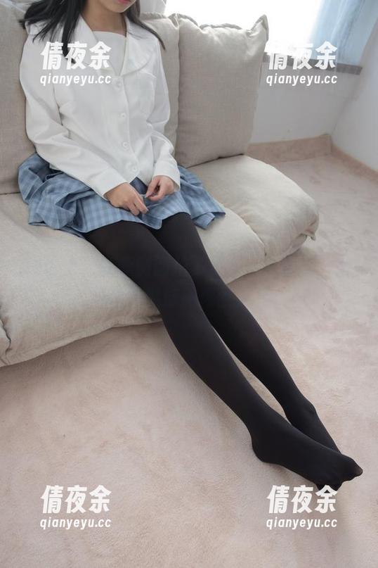 理论上，森萝财团拍了美图，实际上，我只想看学妹的肉丝美足！