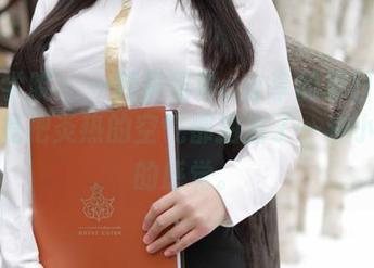 模范学院 – 一颗甜蛋黄a分享的夏日美图，像是把炎热的空气都拍出了一种小清新的感觉。