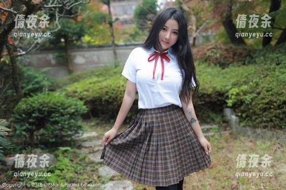 模范学院 - 套图的长腿魔法，伊小七MoMo让人情不自禁，那么任性！