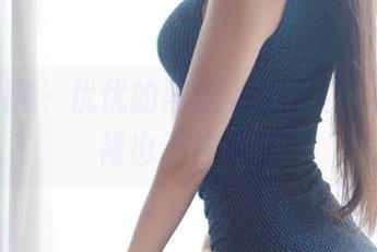 模范学院 – 优优的黑丝私房图包，抹胸礼裙也不甘示弱