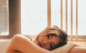 樱晚gigiyay！连衣裙、cos和那点儿模糊的浪漫…