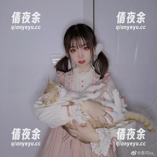 玩转私房：洛可ss的丝袜原图，随便一瞥就能让你的小心脏加速！